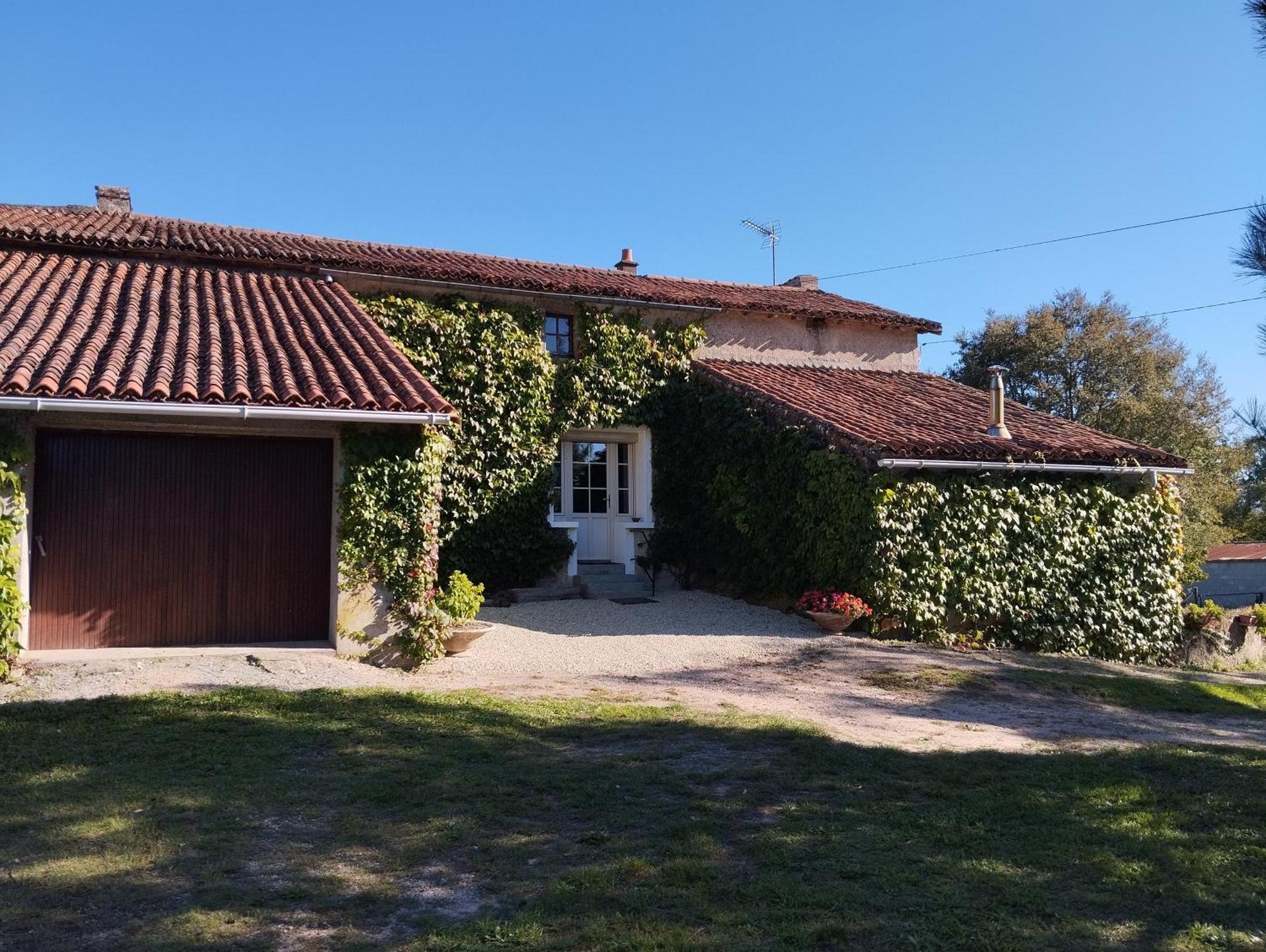 Maison Au Calme Avec Vue Etang Clesse  Екстер'єр фото